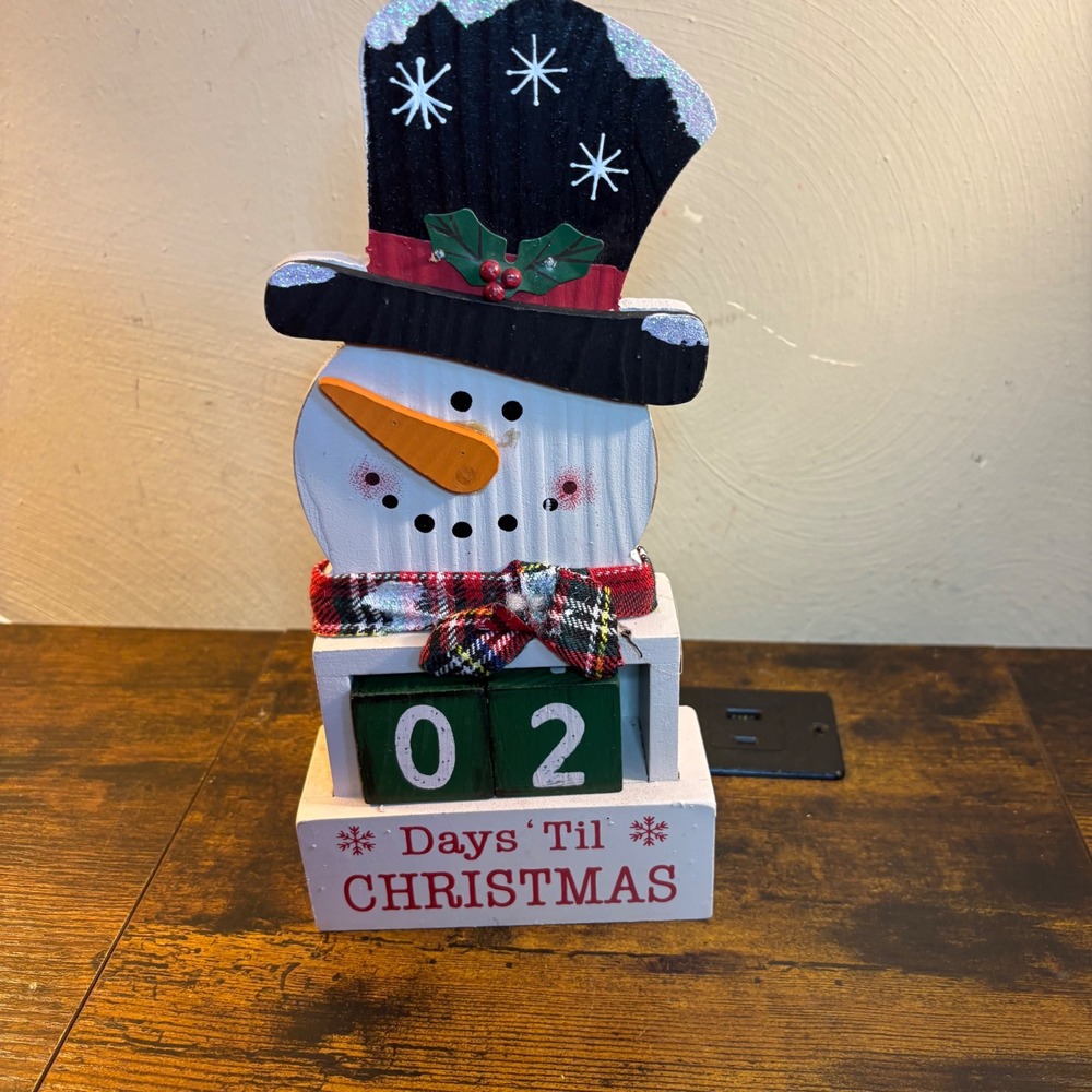 Wooden Snowman Christmas Countdown Calendar Tabletop Decor Plaid Scarf Holiday